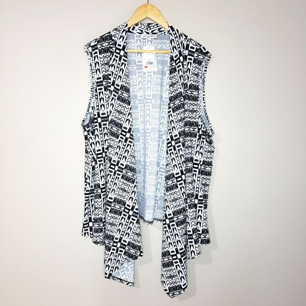 MIKO Plus Size NWT 4X Black White Geometric Print Vest Cardigan